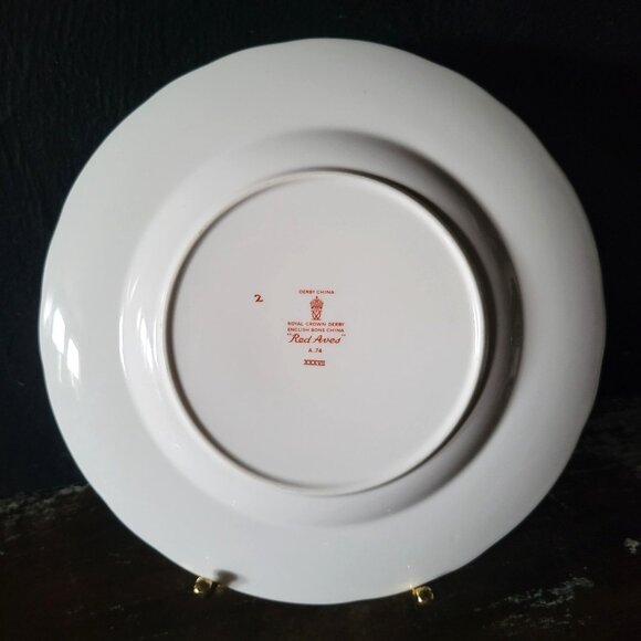 Royal Crown Derby Red Aves Pattern Salad Plate 8.375", Bird Plate - Picture 6 of 7